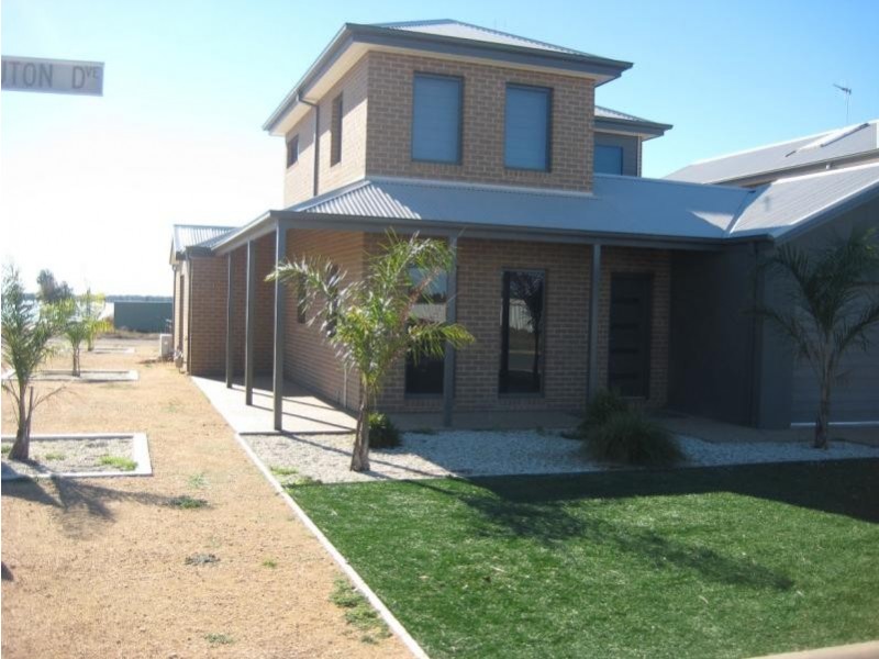 2 Luton Drive, Yarrawonga VIC 3730