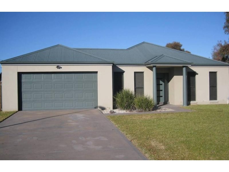 14 THORNTON WAY, Yarrawonga VIC 3730