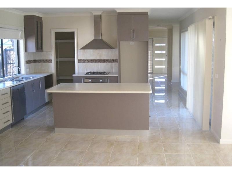 14 THORNTON WAY, Yarrawonga VIC 3730