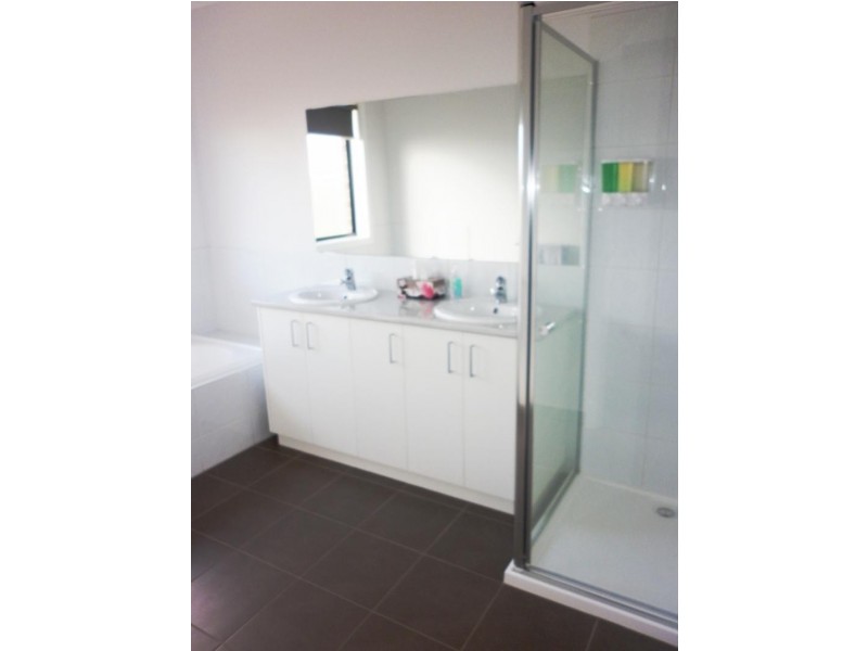 Unit 2/33 Lakeview Circuit, Yarrawonga VIC 3730