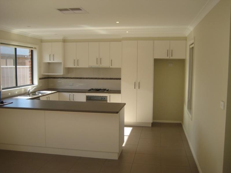 Unit 2/31 Lakeview Circuit, Yarrawonga VIC 3730
