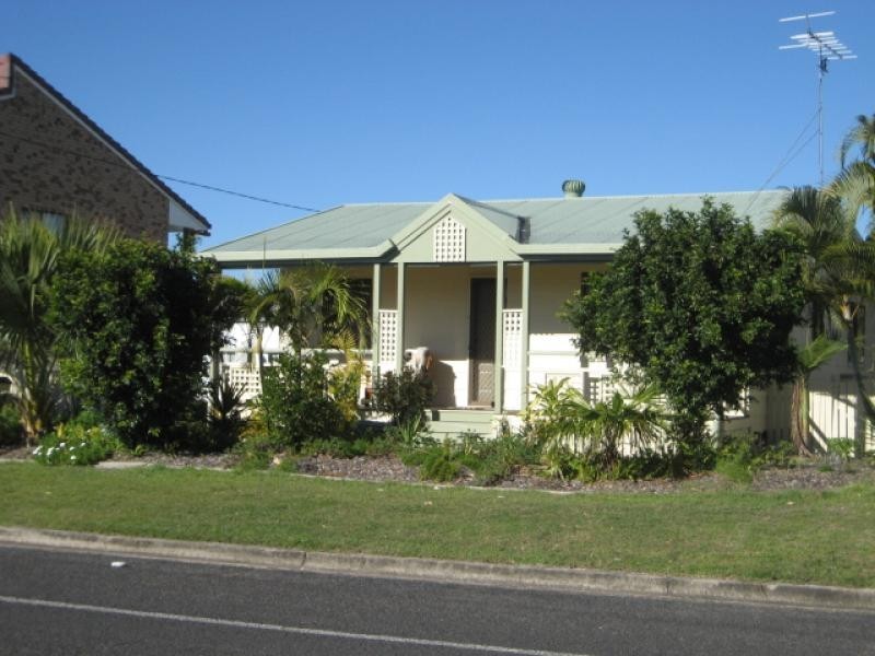 12 NELSON ST, Golden Beach QLD 4551