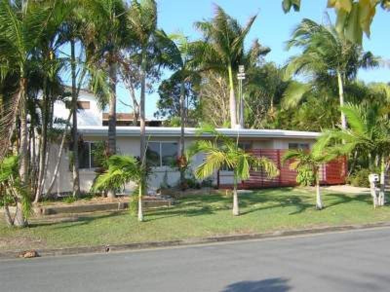17 LYON ST, Dicky Beach QLD 4551