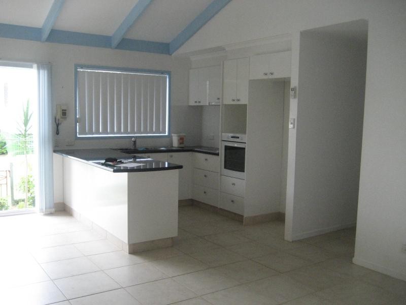 UNIT 4/107 LANDSBOROUGH PDE, Golden Beach QLD 4551