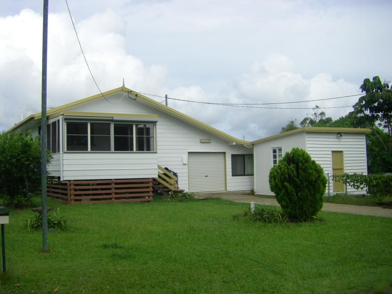 13 The Esplanade, Coochin Creek QLD 4519