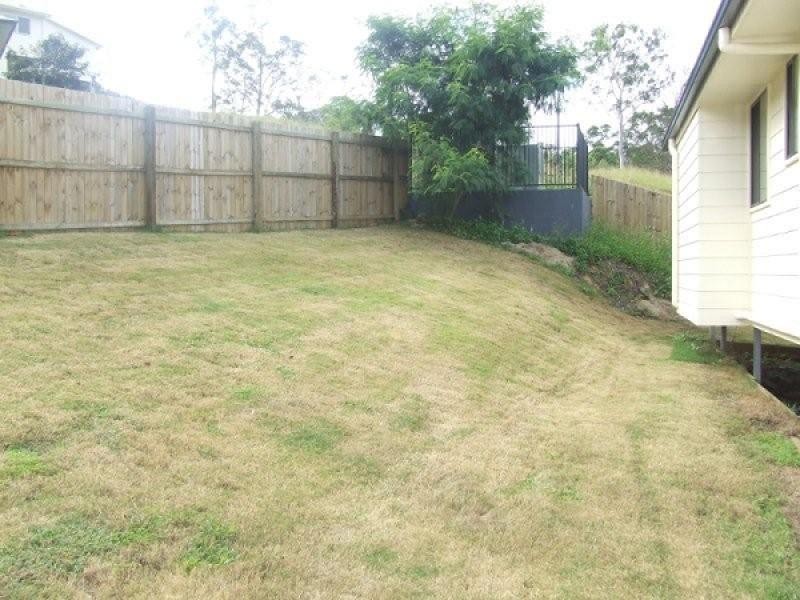 1 Treetops Crt, Mooloolah Valley QLD 4553