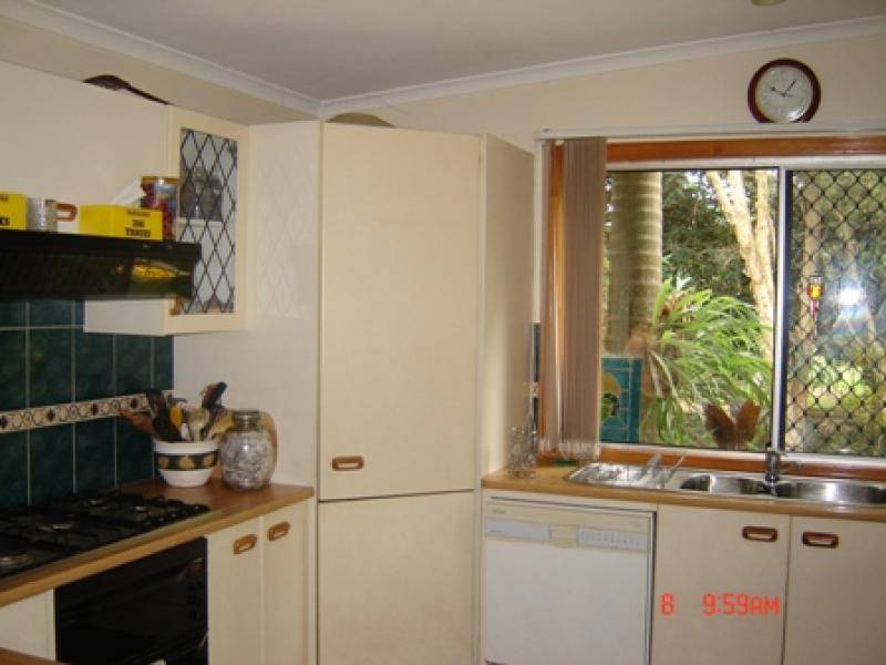 218 HARDWOOD ROAD, Landsborough QLD 4550