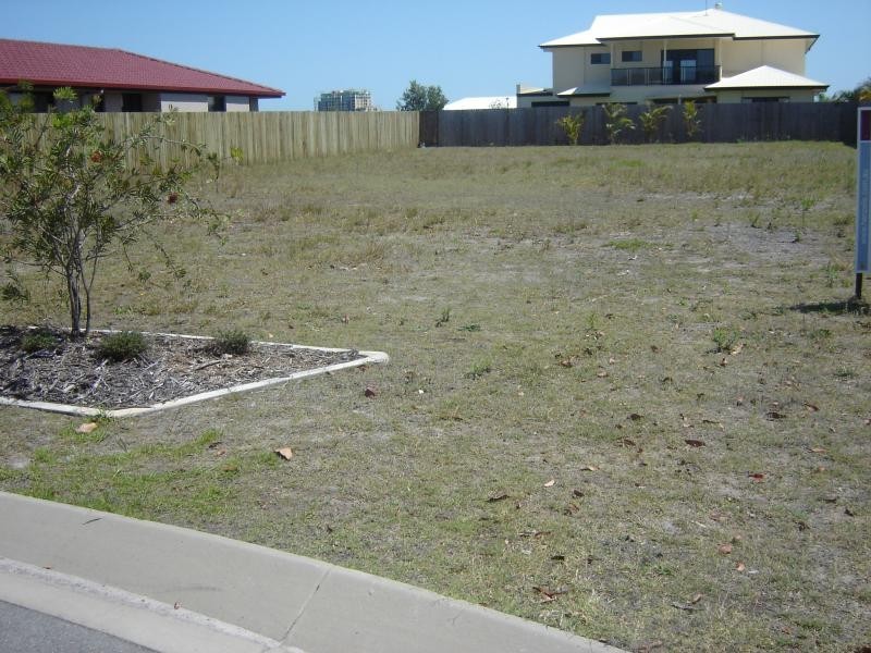 18 BALLINGER PLACE, Pelican Waters QLD 4551