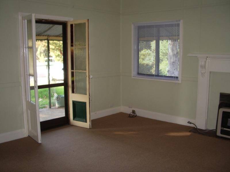62 SELWYN STREET, Adelong NSW 2729