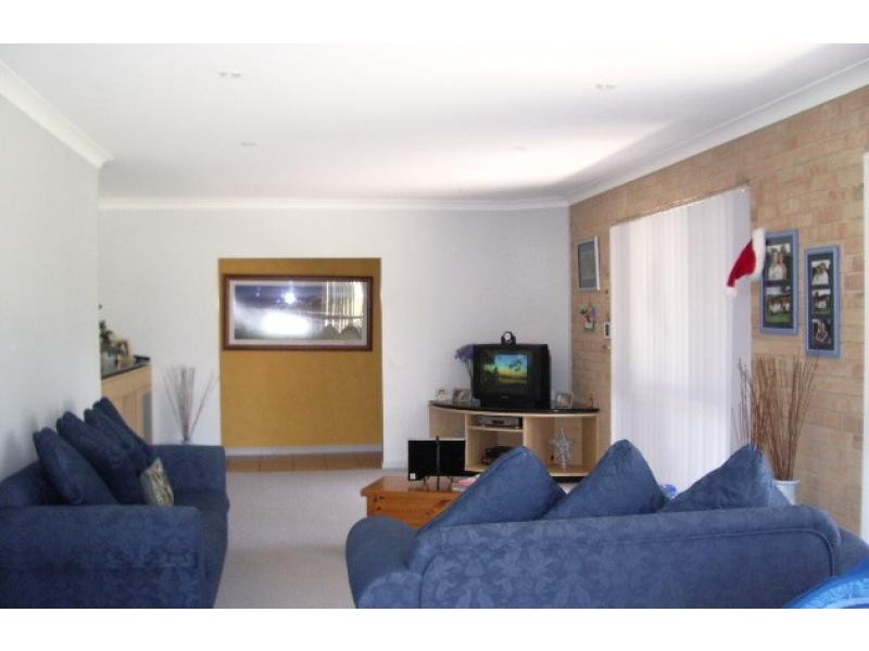 56 CURRAWONG ROAD, Tumut NSW 2720