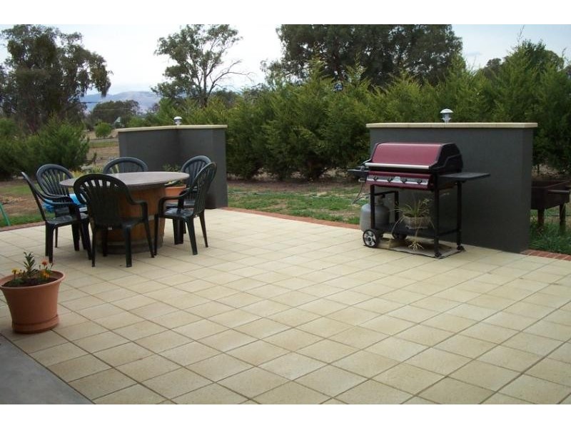 56 CURRAWONG ROAD, Tumut NSW 2720