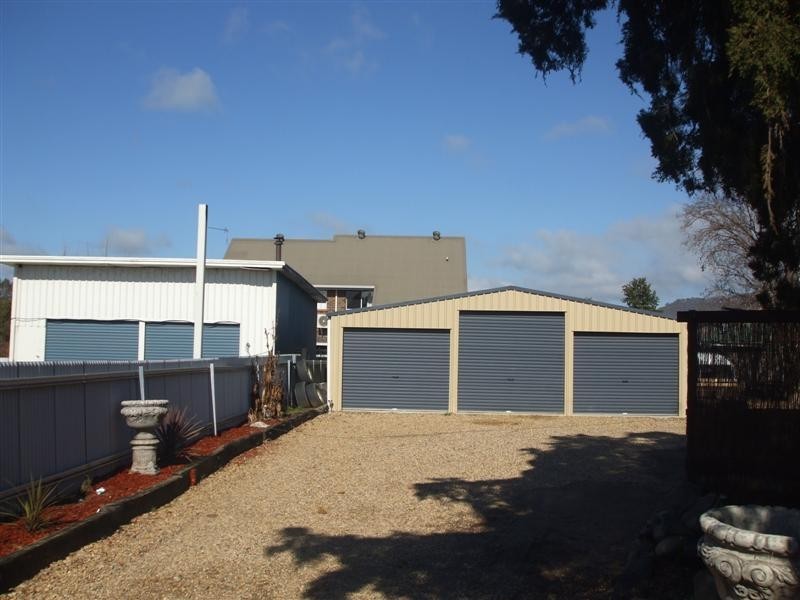 24 Sydney Street, Tumut NSW 2720