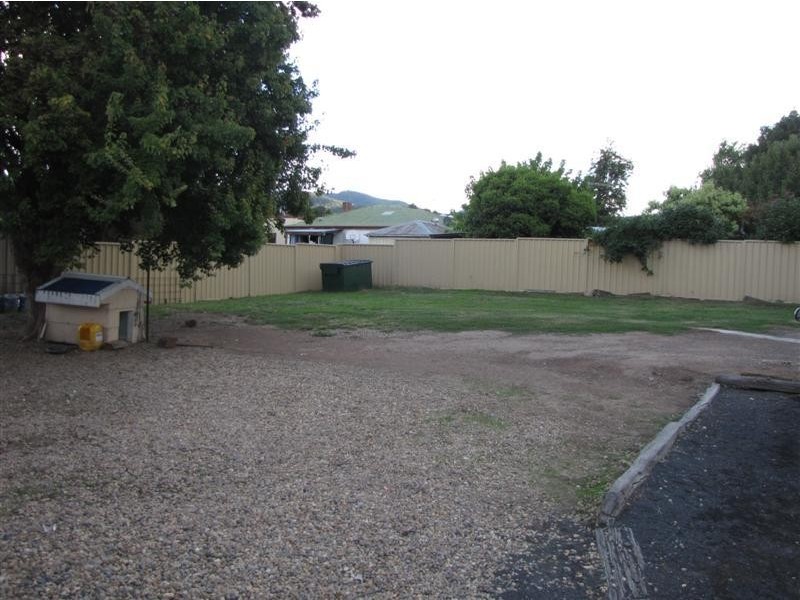 24 Sydney Street, Tumut NSW 2720