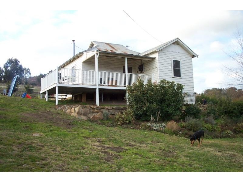 23 Bleak Street, Adelong NSW 2729