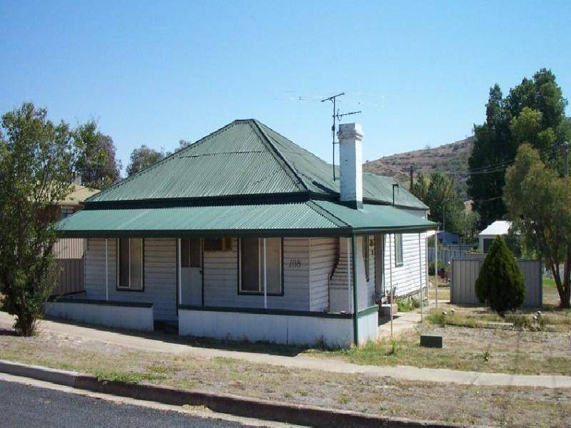 108 TUMUT STREET, Adelong NSW 2729
