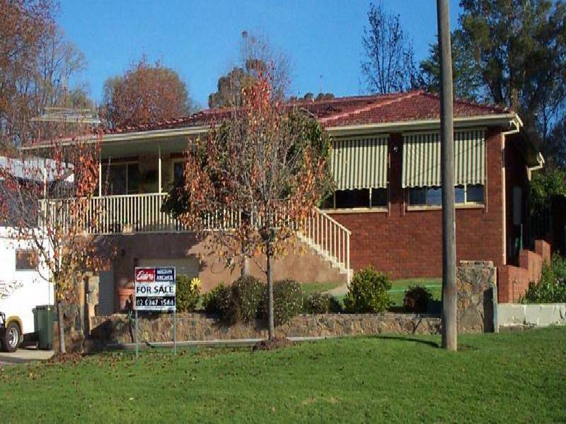 63 LYNCH STREET, Adelong NSW 2729