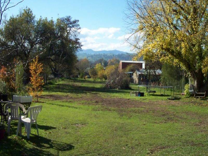 40 SIMPSON STREET, Tumut NSW 2720