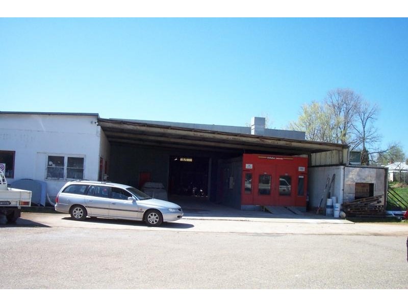 54 Adelong Road, Tumut NSW 2720