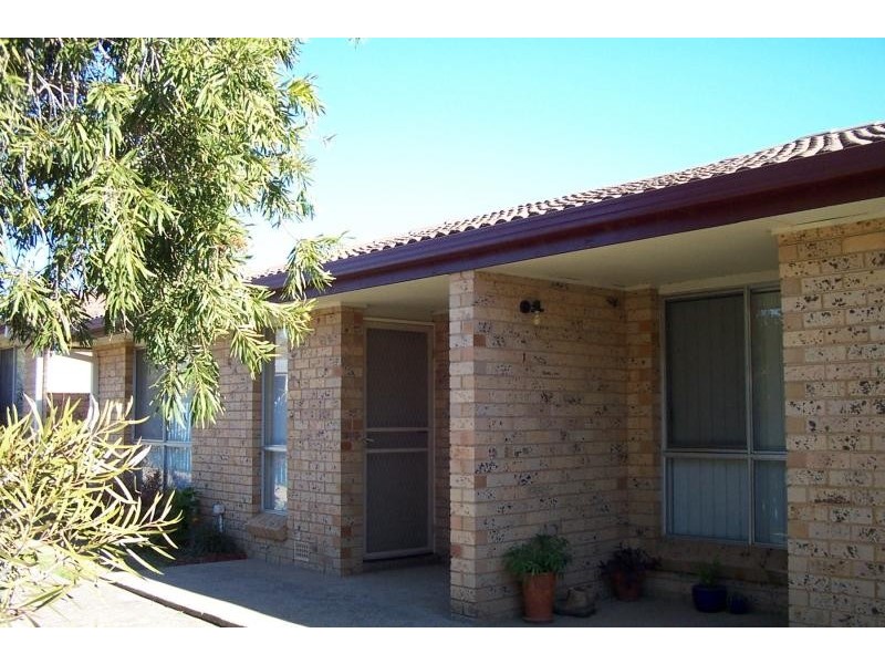 UNIT 2/83 TUMUT STREET, Adelong NSW 2729