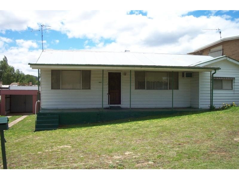 44 LOCKHART STREET, Adelong NSW 2729
