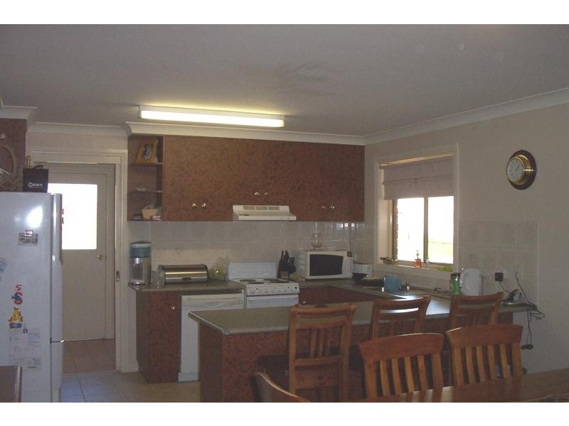 27 LYNCH STREET, Adelong NSW 2729