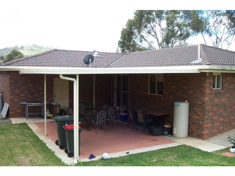 27 LYNCH STREET, Adelong NSW 2729