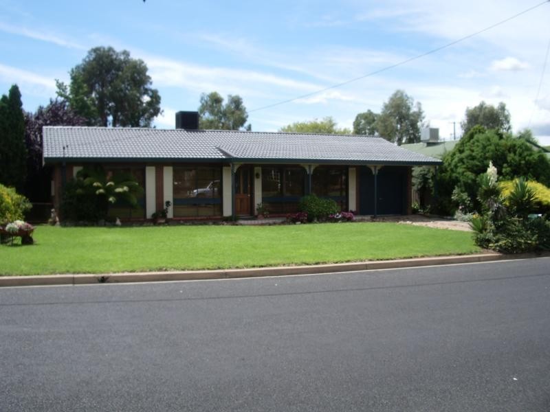 5 KIRRA STREET, Tumut NSW 2720