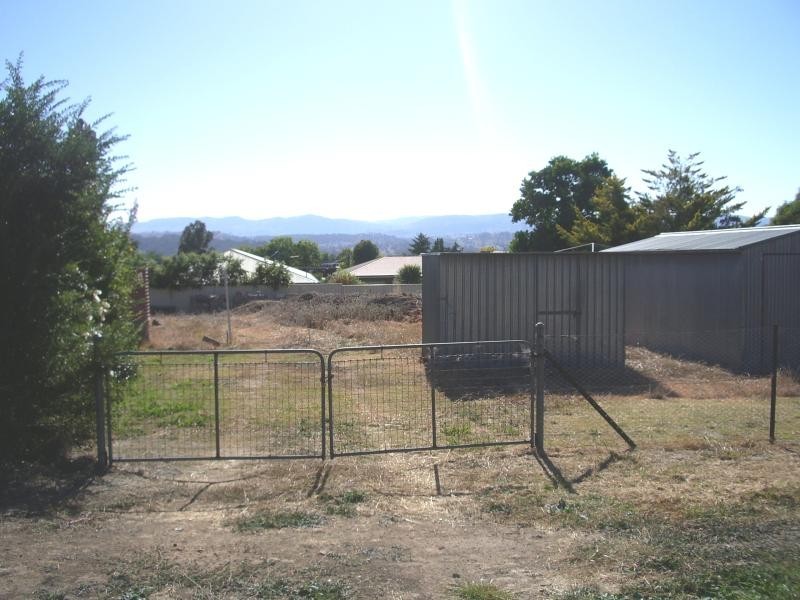8-10 McAlister Street, Tumut NSW 2720