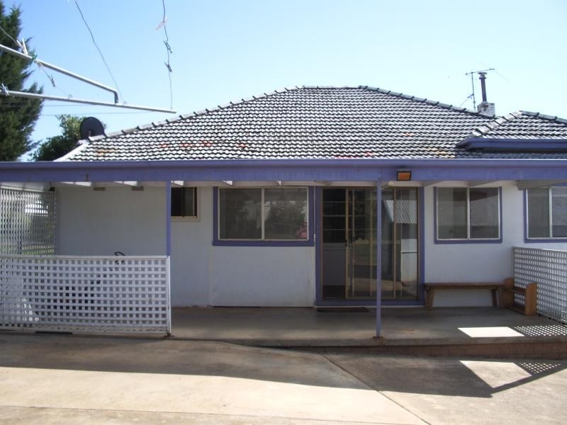 11 BARTOMAN STREET, Batlow NSW 2730