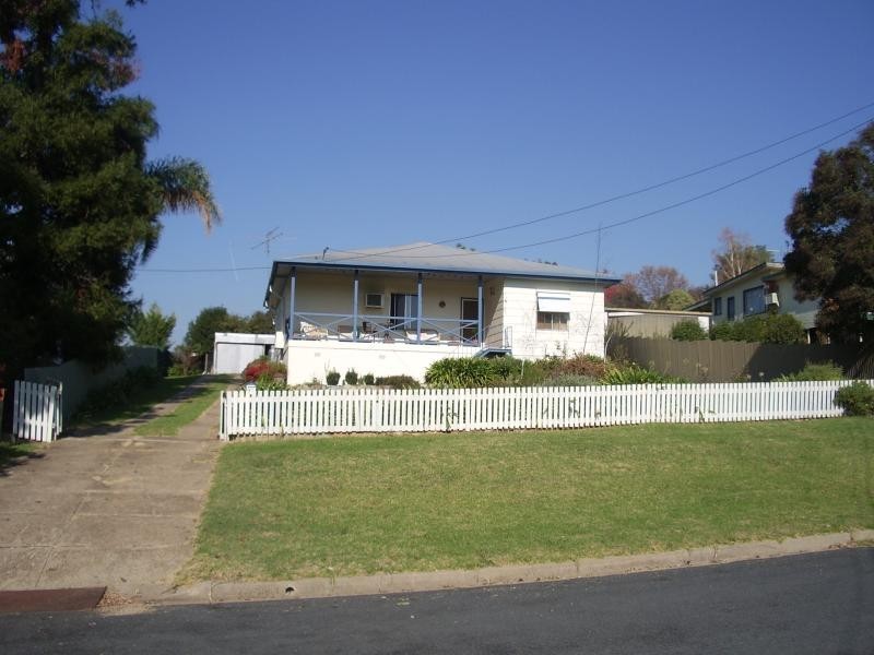 91 Lynch Street, Adelong NSW 2729
