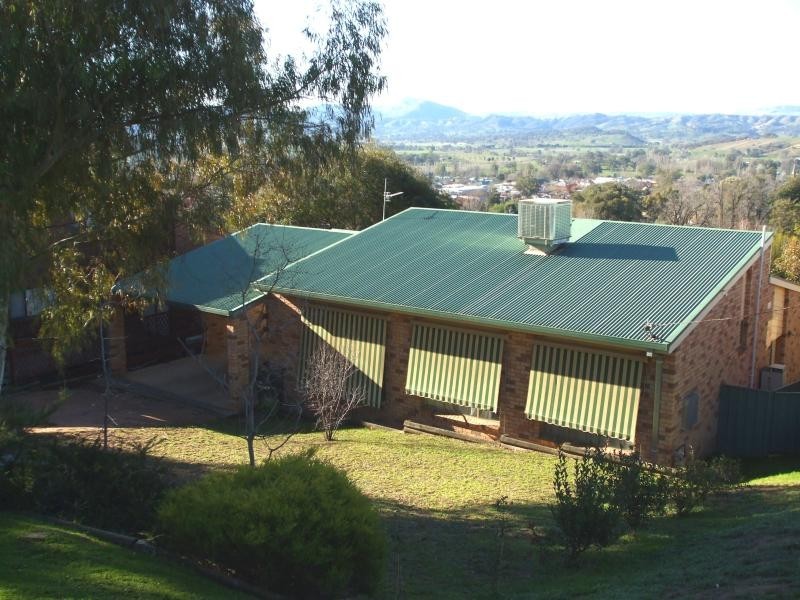 128 Dalhunty Street, Tumut NSW 2720