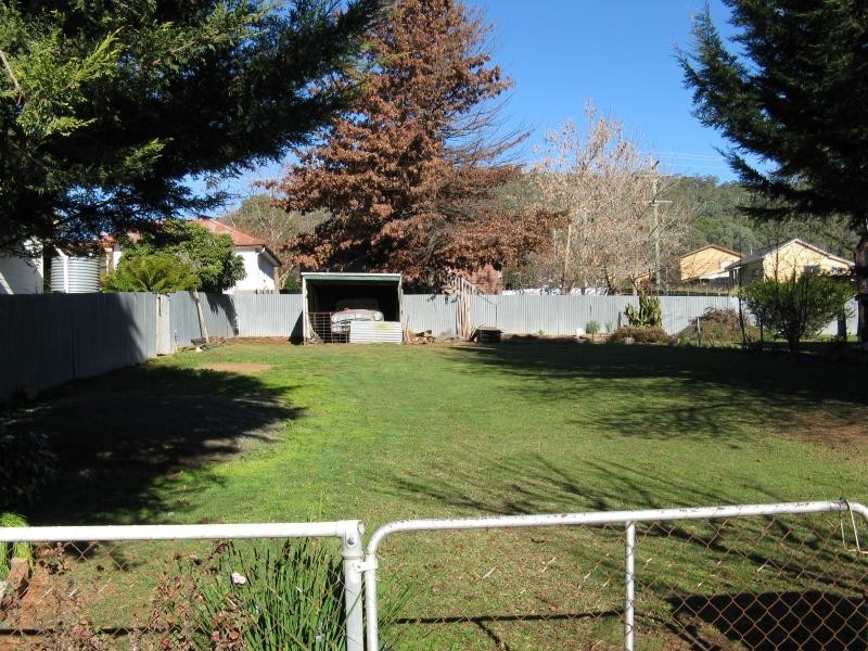 8 PIONEER STREET, Batlow NSW 2730