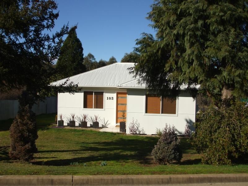 103 Forest Road, Batlow NSW 2730