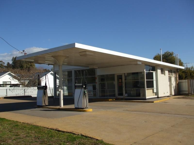 1-3 Blowering Road, Tumut NSW 2720