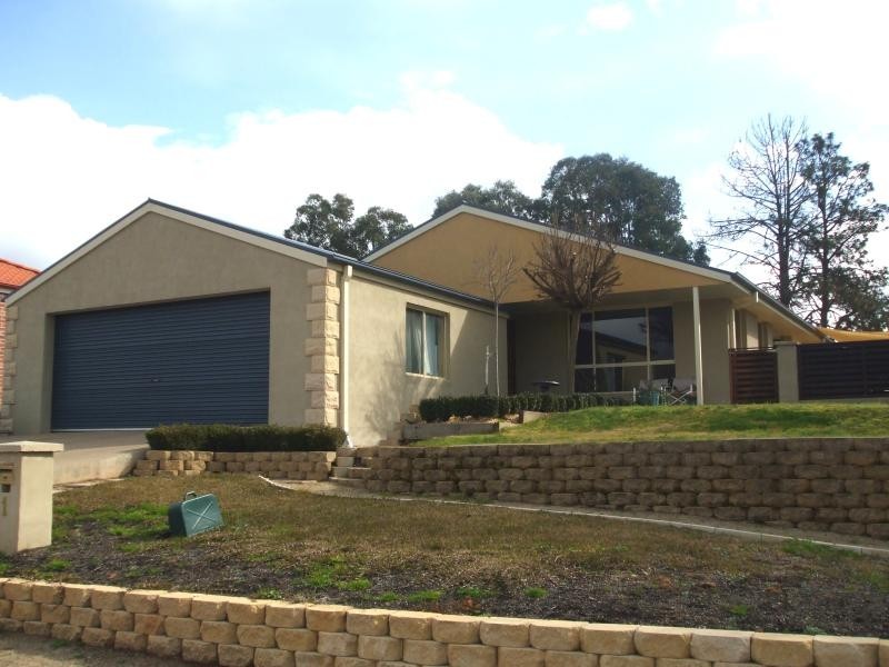 1 Harris Street, Tumut NSW 2720