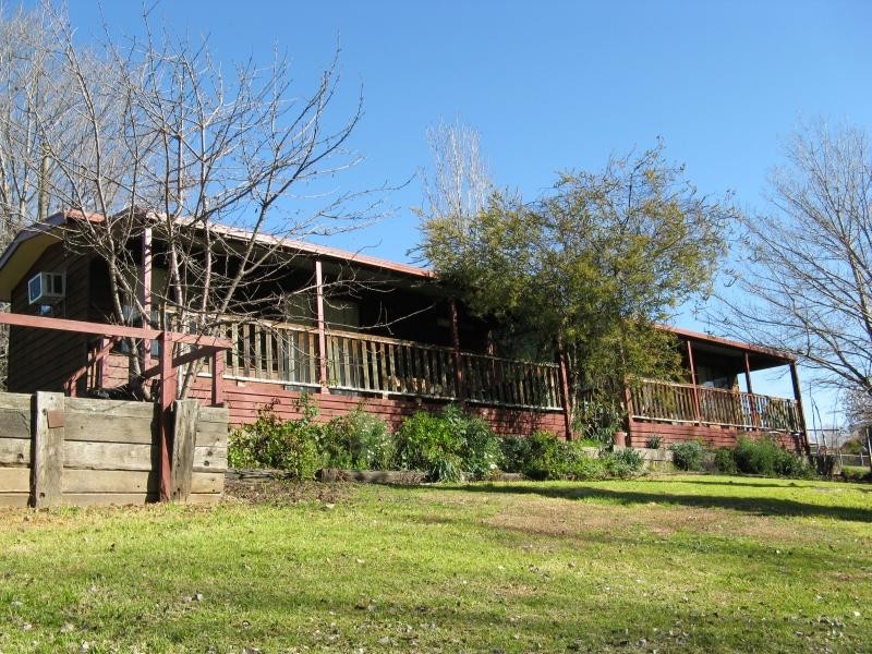 30 Fitzroy Street, Tumut NSW 2720