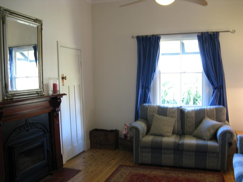 48 Carey Street, Tumut NSW 2720