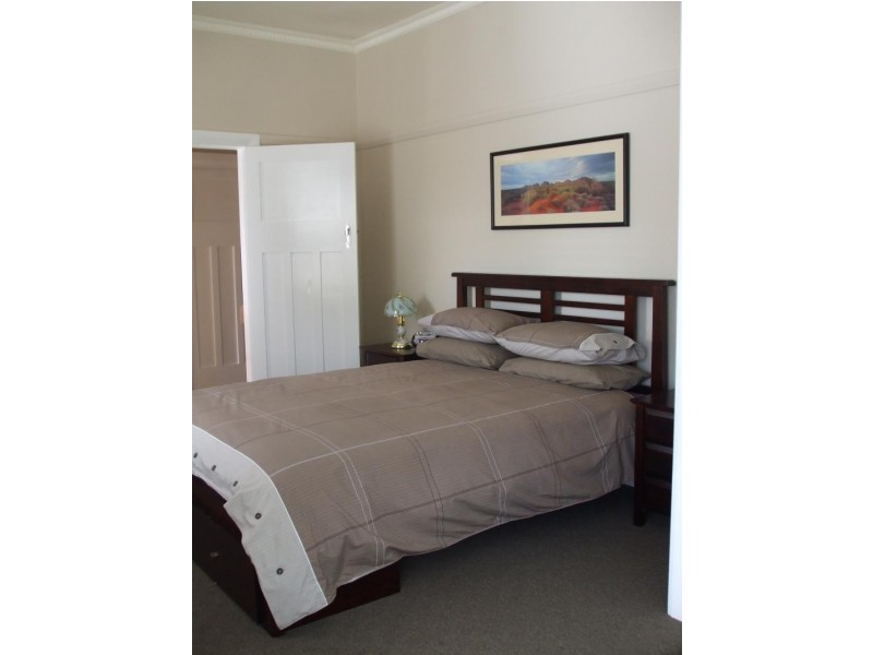 2 Beale Street, Tumut NSW 2720