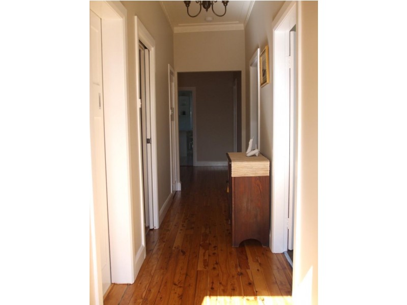 2 Beale Street, Tumut NSW 2720