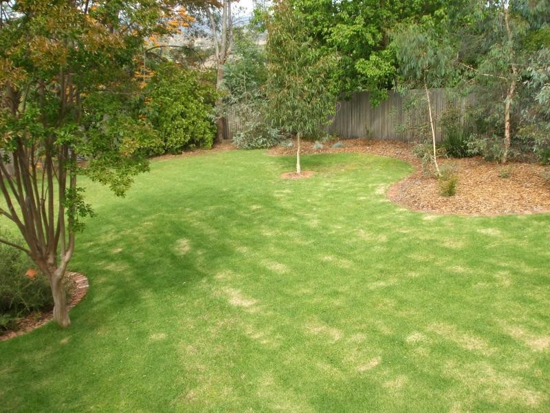 6 Highland Avenue, Tumut NSW 2720