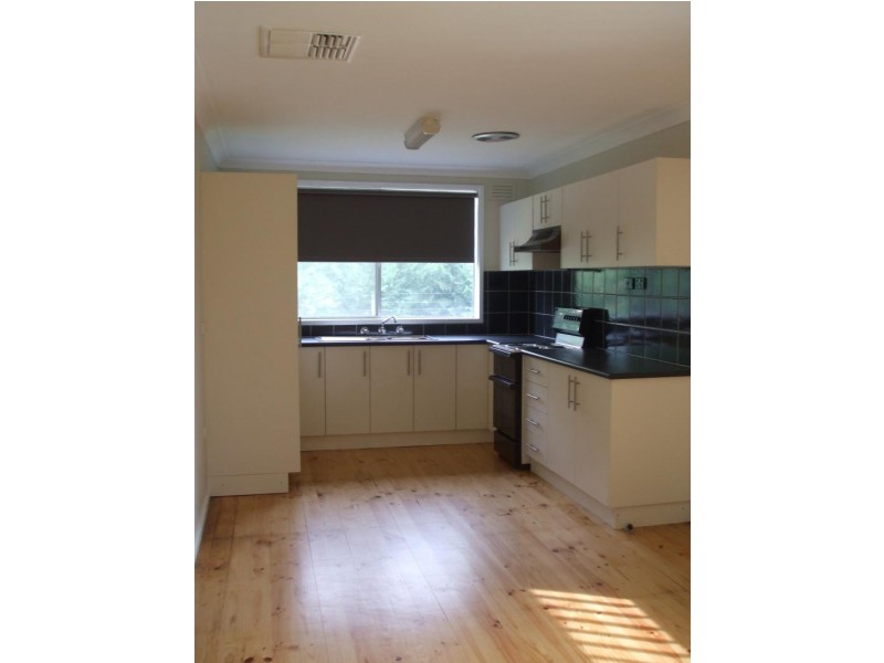 15 Simpson Street, Tumut NSW 2720