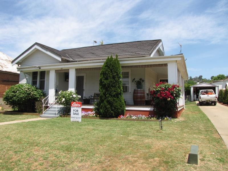 43 Capper Street, Tumut NSW 2720