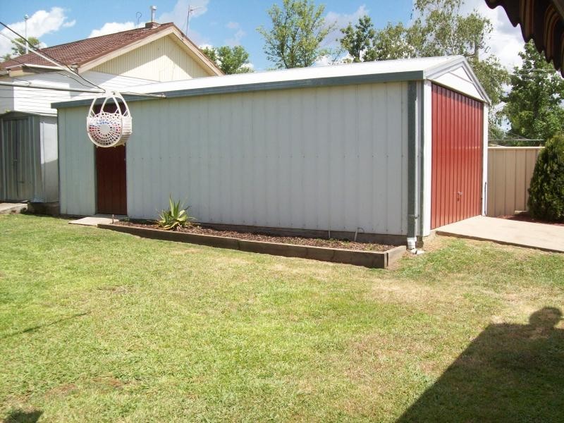 43 Capper Street, Tumut NSW 2720
