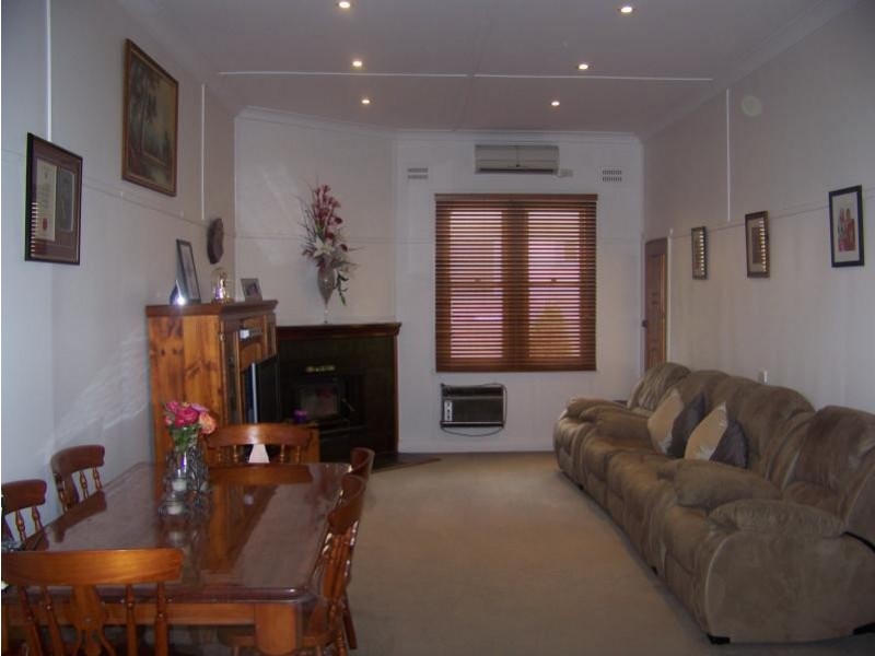 43 Capper Street, Tumut NSW 2720