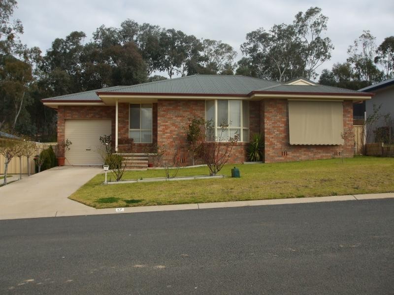 17 Harris Street, Tumut NSW 2720