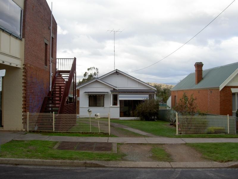 66-68 Russell Street, Tumut NSW 2720