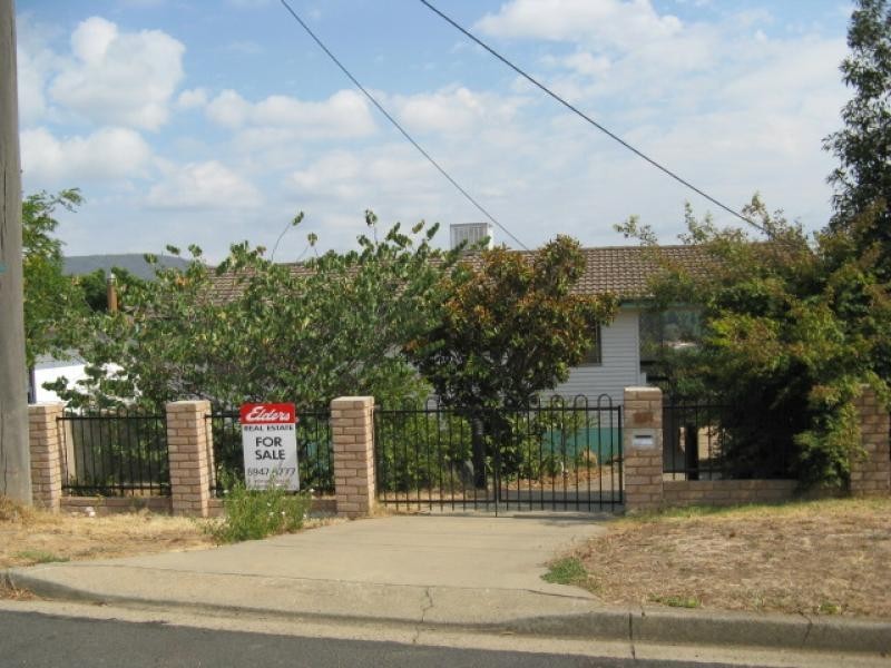 39 Clarke Street, Tumut NSW 2720