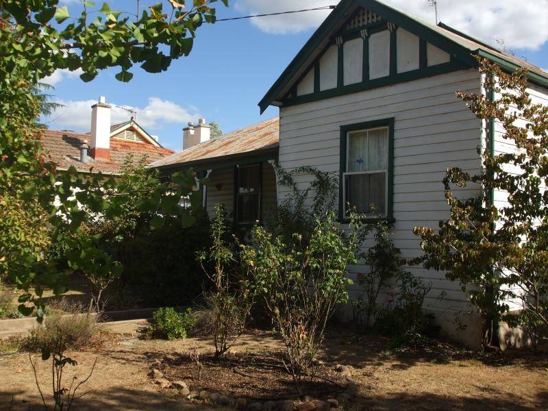 107 Fitzroy Street, Tumut NSW 2720