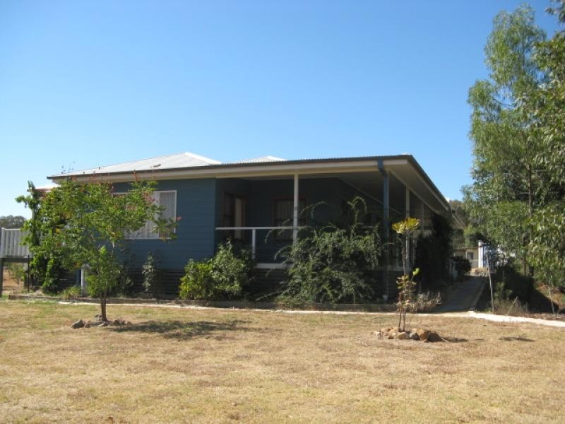 16 Bundarra Crescent, Tumut NSW 2720