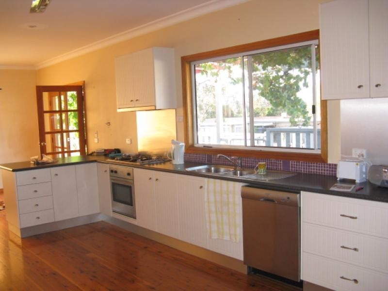 16 Bundarra Crescent, Tumut NSW 2720